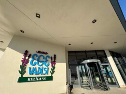 SİNPAŞ EGE'DE GÖL VE ORMAN MANZARALI, EŞYALI 1+1 KİRALIK DAİRE